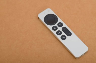 Kapatma düğmesine basılıyor Uzaktan Kumanda Makro İzole Atış.