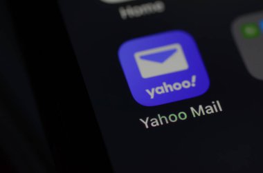 Klang, Malezya: 25 Temmuz 2025-Yahoo Posta Uygulama Arayüzü Modern Mobil Aygıt