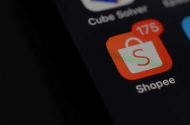 Klang, Malezya: 25 Temmuz 2025 - Akıllı Telefon Ekran E-Ticaret Alışveriş Platformu 'nda Shopee App Arayüzü Gösterildi.