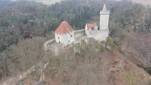 Kokorin Castle Gothic Castle Located Village Kokorin Protected Landscape Area — Vídeo de Stock