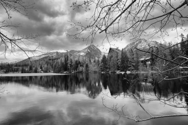 Slovakya 'daki Tatra dağlarında Strbske Pleso. Yüksek kalite fotoğraf