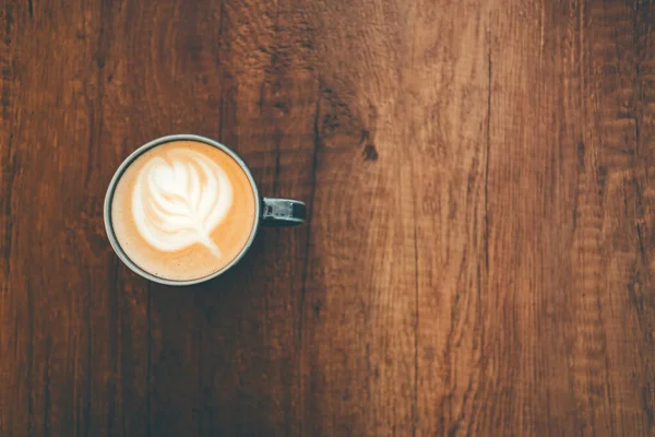 Tasse Cappuccino Von Oben Auf Holztisch Mit Schöner Latte Art — Stockfoto