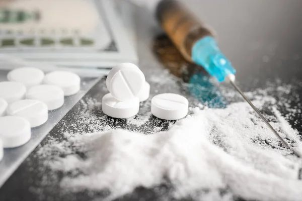 Білі Таблетки Ліки Або Медикаментозне Лікування Кокаїн Або Героїн Білий — стокове фото