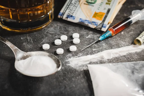 Droga Pillola Bianca Siringa Con Una Dose Sostanze Stupefacenti Cocaina — Foto Stock
