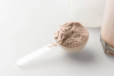 Peynir altı suyu Protein tozu kaşık ölçüm.