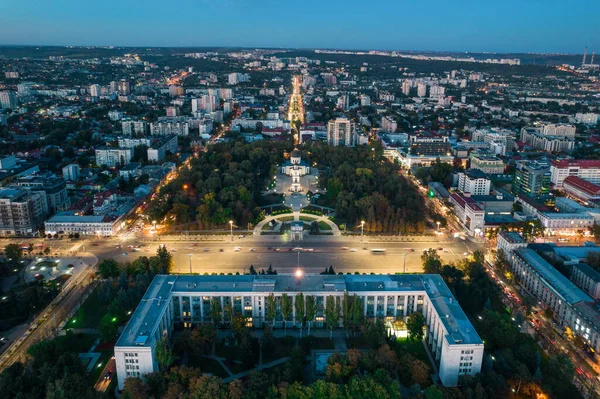 Vista Aérea Drone Centro Cidade Chisinau Noite Moldávia Vista Central — Fotografia de Stock