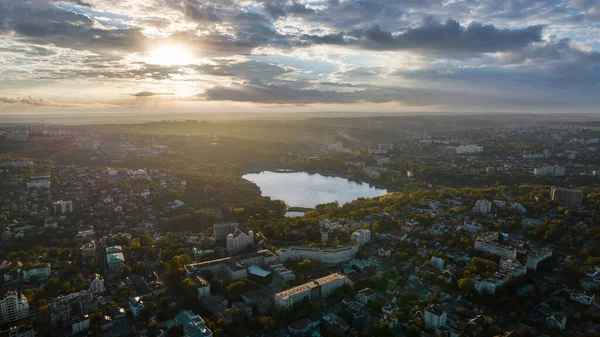 Vista Aérea Drone Chisinau Pôr Sol Moldávia Vista Parque Valea — Fotografia de Stock