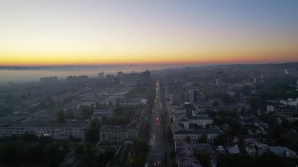 Drohnenaufnahme Von Chisinau Bei Sonnenaufgang Moldawien Blick Auf Die Nebelverhangene — Stockvideo