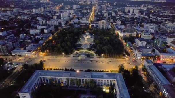 Vista Aérea Drone Chisinau Centro Cidade Noite Moldávia Vista Central — Vídeo de Stock