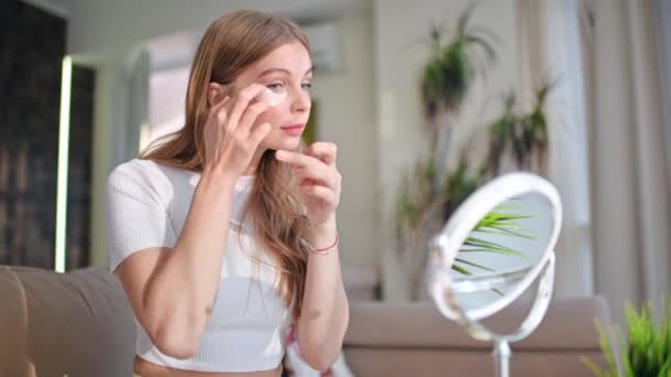Young Caucasian Woman Holding Skin Care Product Looking Camera — Stock Video