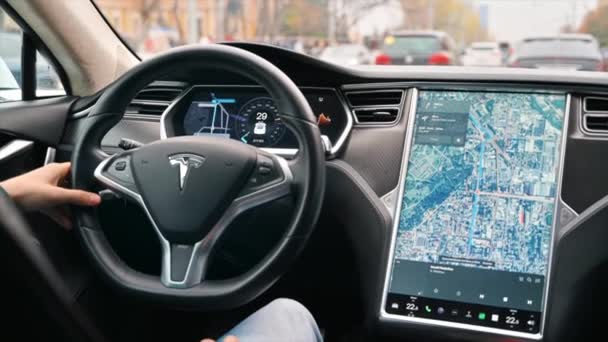 Chisinau Moldova November 2022 Zeitlupenansicht Eines Tesla Model Während Der — Stockvideo