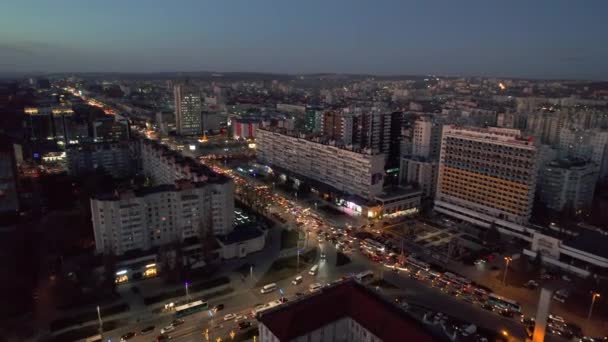 Flygdrönare Syn Chisinau Vid Solnedgången Moldavien Över Centrum Med Flera — Stockvideo