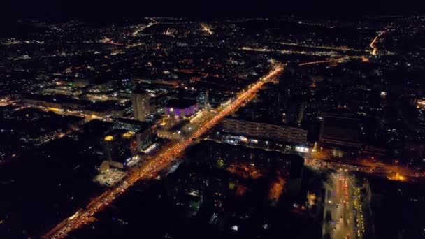 Flygdrönare Utsikt Över Chisinau Natten Moldavien Över Centrum Med Flera — Stockvideo