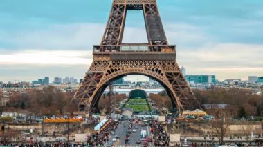 Timelapse of Eiffel Tower at sunset in Paris, France