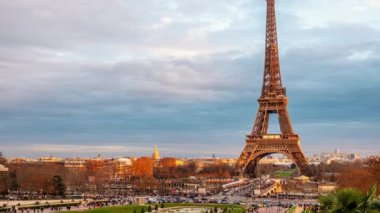 Timelapse of Eiffel Tower at sunset in Paris, France