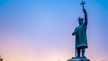 Timelapse at sunset, Stefan cel Mare statue in Chisinau, Moldova