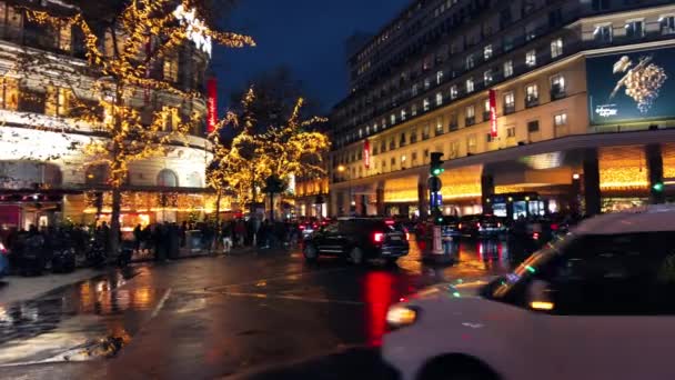 2022年12月 城市市区的街景 很多照明 步行的人 古典建筑 — 图库视频影像