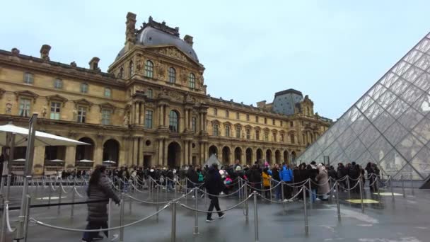 Parigi Francia Dicembre 2022 Veduta Del Louvre Dal Cortile Napoleonico — Video Stock