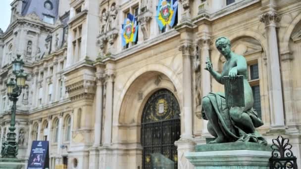 View Old Classic Building Exterior Emblems Antique Lamppost Paris France — Stockvideo