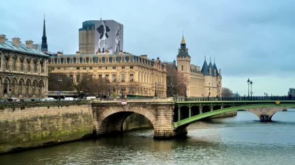 Париж Франция Декабрь 2022 Вид Реку Сена Центре Города Мосты — стоковое видео