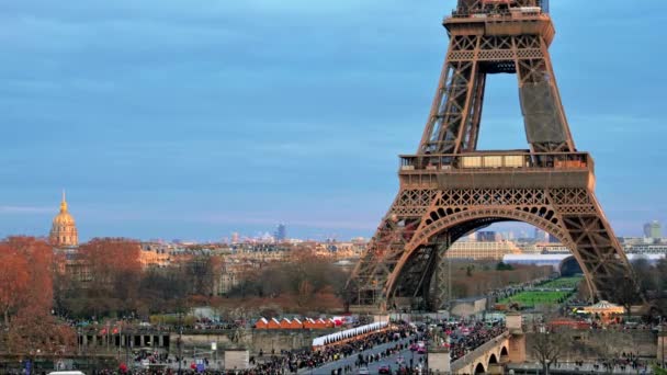 View Eiffel Tower Paris Trocadero Square Sunset France Jena Bridge — Stock Video