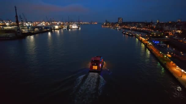 Hamburg Almanya Yüzen Bir Teknenin Hava Aracı Görüntüsü Elbe Kıyı — Stok video