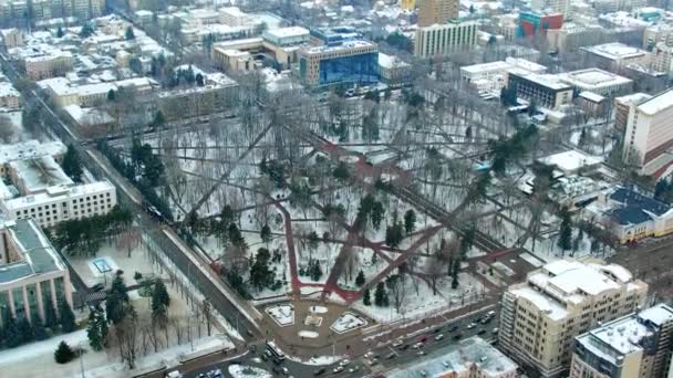 Вид Воздуха Центр Кишинева Зимой Молдова Парк Стефана Великого Покрытый — стоковое видео