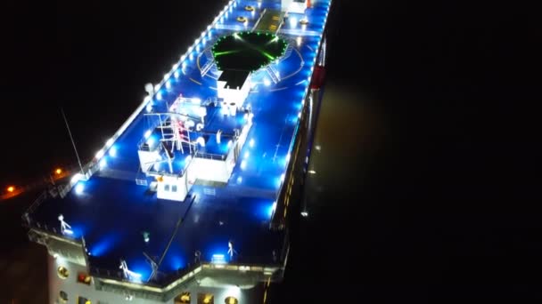 Aerial Drone View Ferryboat Liverpool Night United Kingdom — Vídeos de Stock