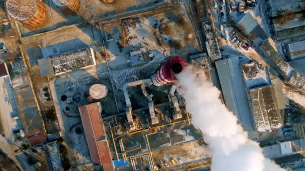 Vertikale Luftaufnahme Des Wärmekraftwerks Chisinau Moldawien Blick Auf Ein Rohr — Stockvideo