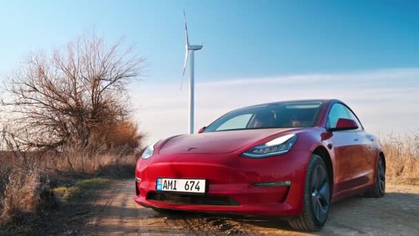 Chisinau Moldova February 2023 Pemandangan Tesla Model Yang Diparkir Turbin — Stok Video