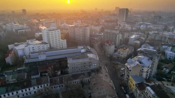 Veduta Aerea Drone Bucarest Tramonto Romania Diversi Edifici Residenziali Nebbia — Video Stock