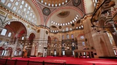 İstanbul, Türkiye 'de dönen kafe tabelası manzarası