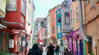 İstanbul, Türkiye 'de dönen kafe tabelası manzarası
