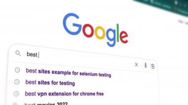 CHISINAU, MOLDOVA - APRIL, 2023: Google Chrome 'da öğrenciler için en iyi yapay zeka araçlarını bulmak için sorgulama. Canlandırılmış ekran görüntüsü