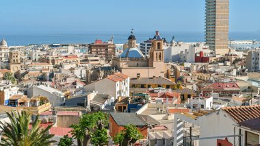 İspanya 'nın Alicante kentinin panoramik manzarası