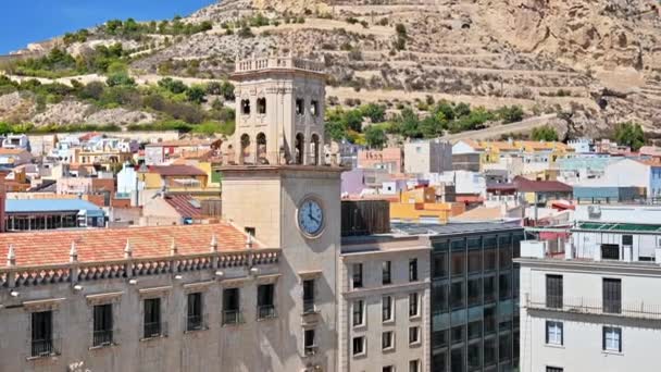 Pemandangan Balai Kota Alicante Dan Istana Santa Barbara Gunung Benacantil — Stok Video
