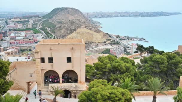 Alicante Espanha Abril 2023 Vista Cidade Colina Perto Mar Castelo — Vídeo de Stock