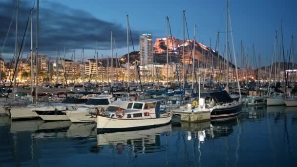 Alicante Španělsko Duben 2023 Noční Pohled Lodě Jachty Přístavu Alicante — Stock video