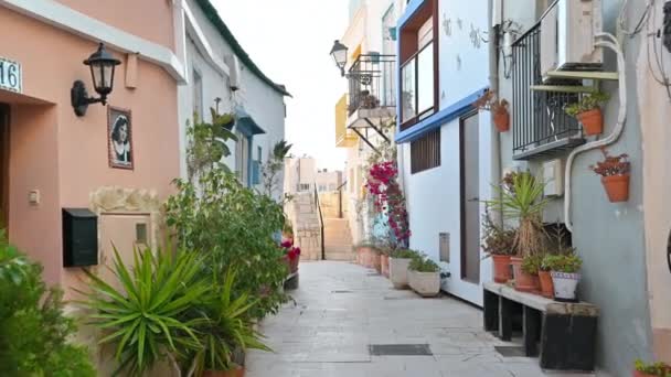 Alicante España Abril 2023 Una Calle Con Casas Locales Ciudad — Vídeos de Stock