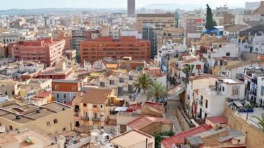ALICANTE, İSPAN - 25 Nisan 2023 Kasabanın panoramik manzarası