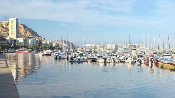 Alicante Spain April 2023 Boats Port Town Mountain Benacantil Background — Stock Video