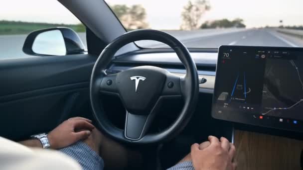 Chisinau Moldova Maj 2023 Interiör Bild Tesla Modell Rör Sig — Stockvideo