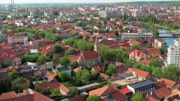 Légi Felvétel Nagyvárad Belvárosáról Romániáról Városkép Többszörös Lakóépületekkel Klasszikus Stílusban — Stock videók