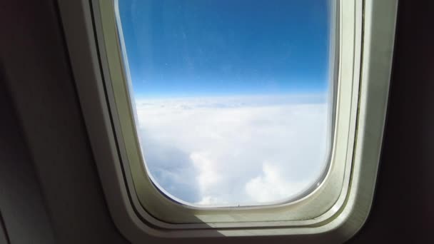 Вікно Літака Блакитними Окулярами Хмарами — стокове відео