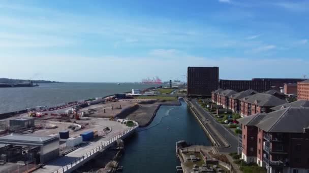 Pemandangan Drone Udara Kota Dan Pelabuhan Liverpool United Kingdom — Stok Video