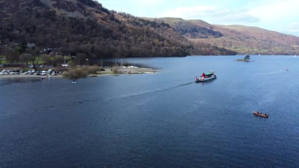 Drohnen Ansicht Von Boot Und Natur Lake District Vereinigtes Königreich — Stockvideo