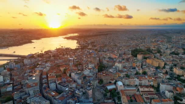 Flygdrönare Utsikt Över Istanbul Vid Solnedgången Turkiet Flera Bostadshus Galata — Stockvideo