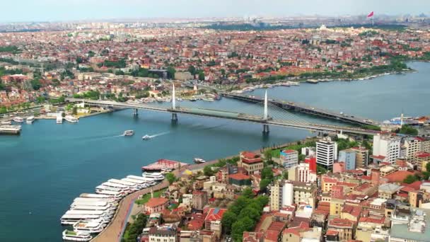 무인기로 이스탄불을 수있습니다 다수의 주거용 모스크 갈라타 메트로 교들이 수로를 — 비디오