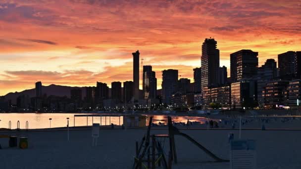 Benidorm Španělsko Května 2023 Panoramatický Večerní Pohled Pláž Městské Budovy — Stock video