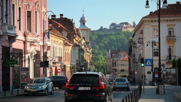 Brasov Roménia Agosto 2023 Vista Rua Cidade Edifícios Residenciais Antigos — Vídeo de Stock